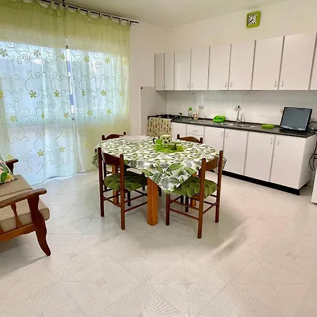 Chiaramare Vacanza, Casa Con Idromassaggio, Vicino Maldive Del Salento Torre Pali