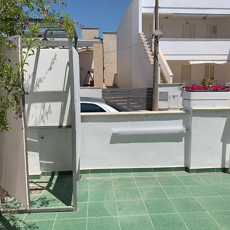 Chiaramare Vacanza, Casa Con Idromassaggio, Vicino Maldive Del Salento Torre Pali
